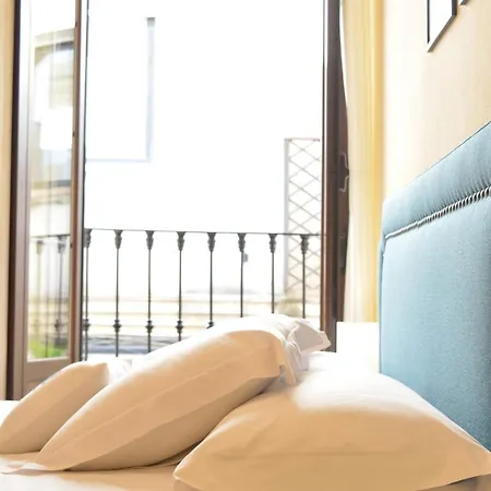 Puerta De Cordoba- Exterior Con Balcones *