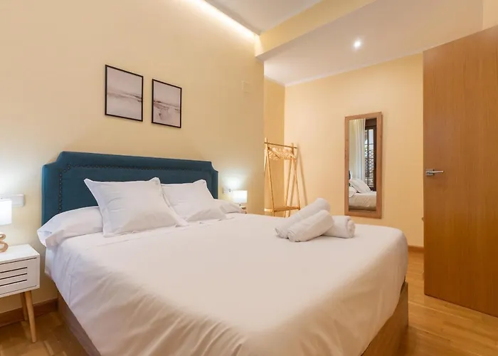 Puerta De Cordoba- Exterior Con Balcones *