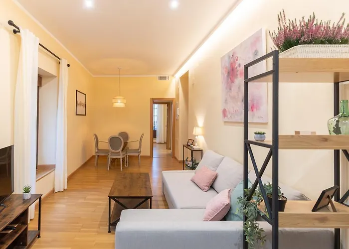 Puerta De Cordoba- Exterior Con Balcones Κόρδοβα