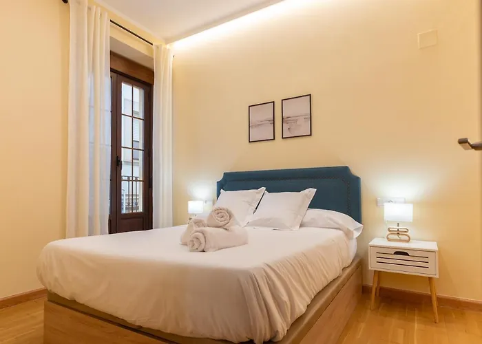 Puerta De Cordoba- Exterior Con Balcones