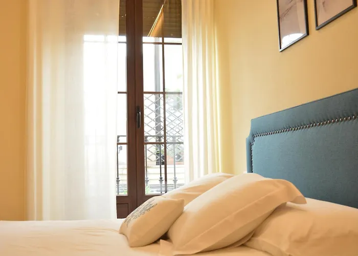 Puerta De Cordoba- Exterior Con Balcones Κόρδοβα