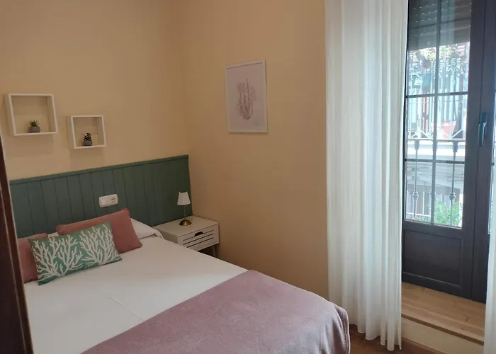 Puerta De Cordoba- Exterior Con Balcones Κόρδοβα